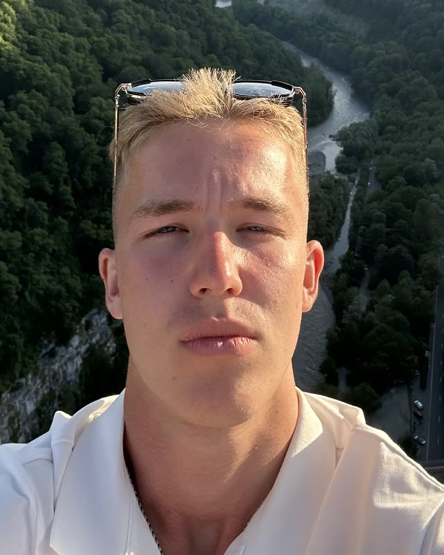 Артём Зенков